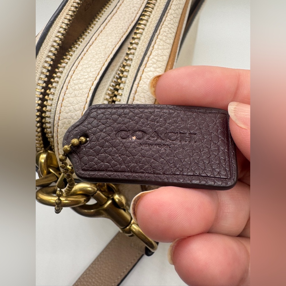 Coach Cream and Tan Crossbody Bag - Picture 10 of 17